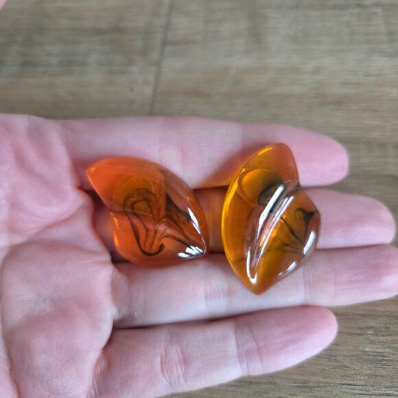 Vintage Lucite Amber looking earrings. - Picture 3 of 6